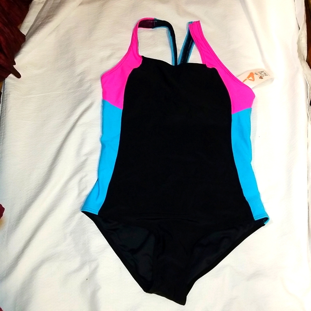 NWT ATHLETIC RACER BACK LINED MOLDED CUPS SWIM  UPF 50 RACER BACK SIZE MED